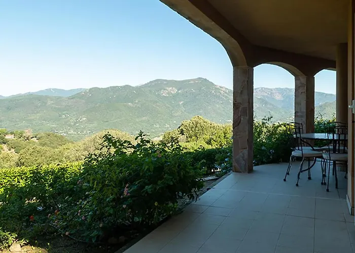 Dans l\'arriere pays Rez de chaussé de Villa Tout frais compris