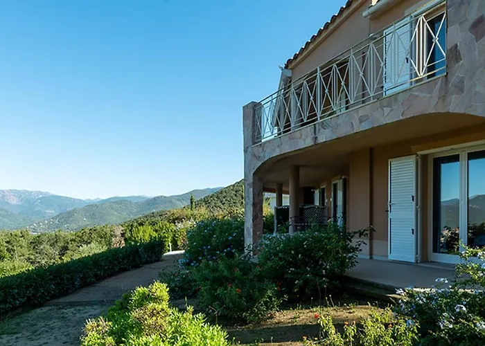 Dans l\'arriere pays Rez de chaussé de Villa Tout frais compris